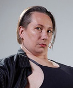2024 NYIAD Grad of the Year Finalist Jenny Fox strikes a pose