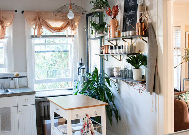 How to Perfectly Style Shelves